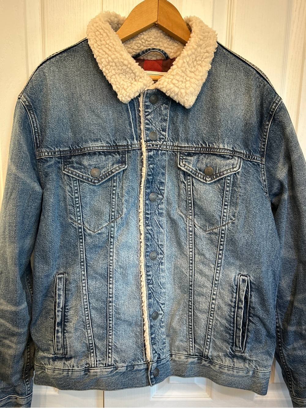 American Eagle Sherpa Denim Jacket Medium Wash Flannel Lined EUC - Size L